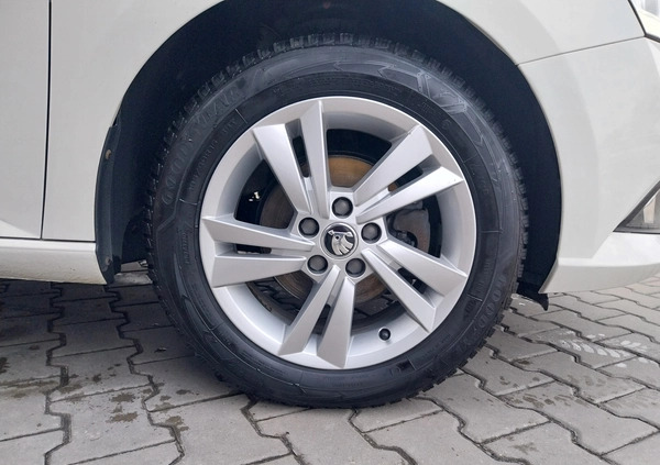 Skoda Fabia cena 36900 przebieg: 150000, rok produkcji 2019 z Annopol małe 781